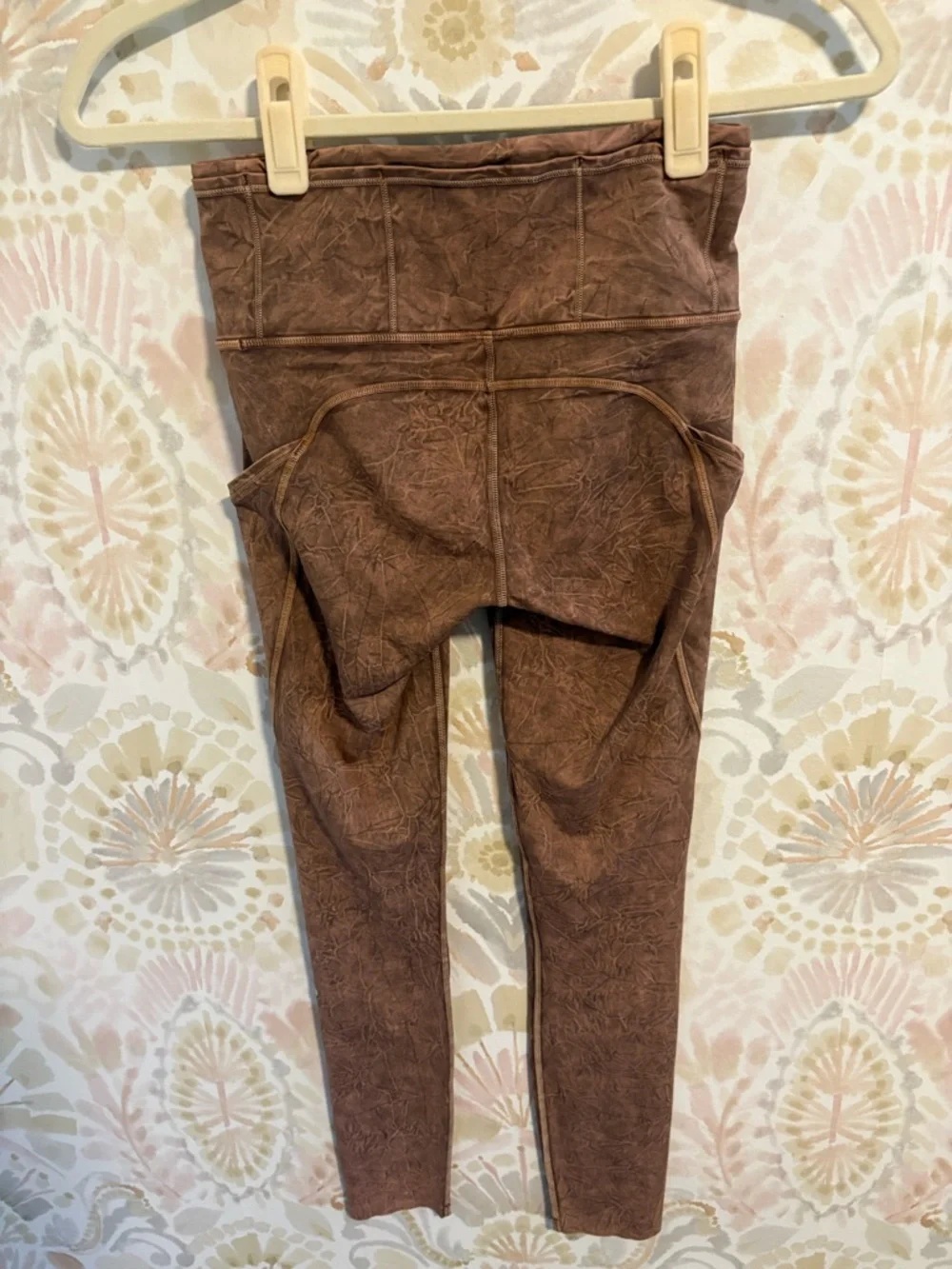 Lululemon Fast and Free High-Rise Tight in Brown Ice Dye | Size 2 | 25" inseam - Picture 6 of 6